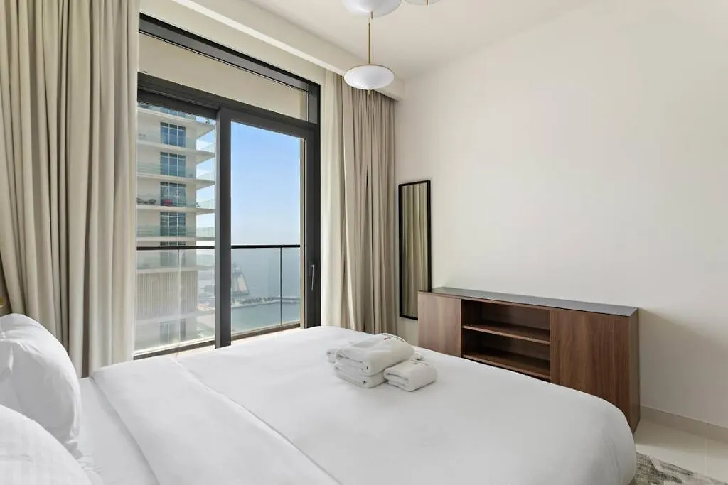 Chic Comfort Fully Furnished 1 Bhk With Sea View And Beach Access Dubai Apartment