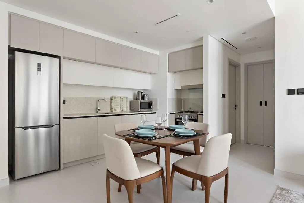 Chic Comfort Fully Furnished 1 Bhk With Sea View And Beach Access Dubai